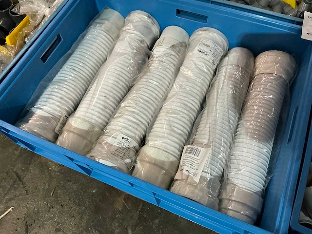 Partij pvc buishulpstukken - afbeelding 2 van  7