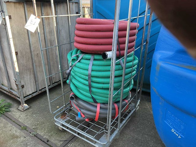 Partij pvc buis,incl container - afbeelding 1 van  1