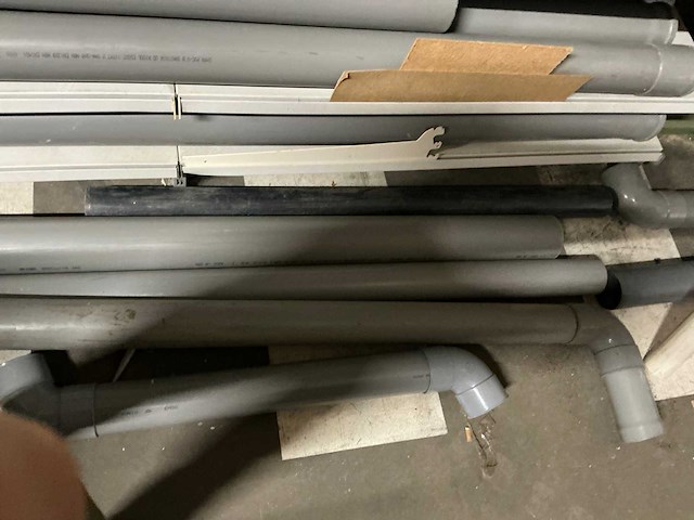 Partij pvc buizen, buisisolatie en koppelstukken - afbeelding 20 van  27