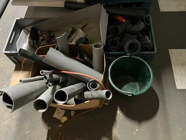 Partij pvc buizen, buisisolatie en koppelstukken - afbeelding 22 van  27