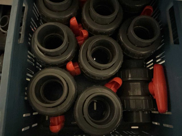 Partij pvc buizen, buisisolatie en koppelstukken - afbeelding 3 van  27