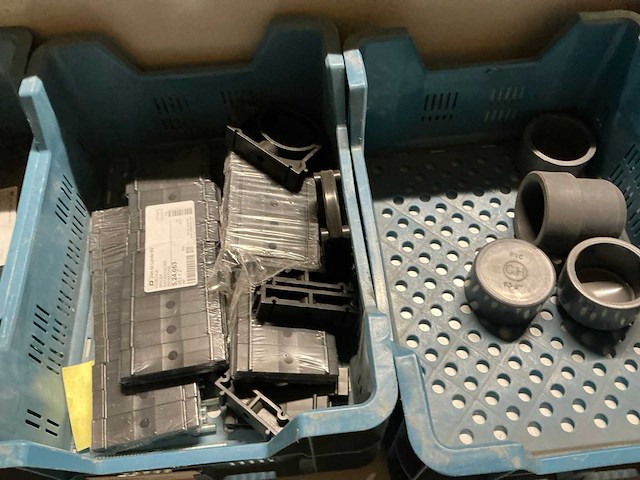 Partij pvc buizen, buisisolatie en koppelstukken - afbeelding 6 van  27