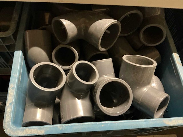 Partij pvc buizen, buisisolatie en koppelstukken - afbeelding 7 van  27