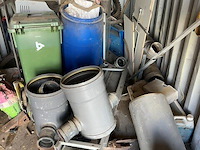 Partij pvc buizen en koppelstukken (inhoud van 2 zeecontainers) (27) - afbeelding 1 van  11