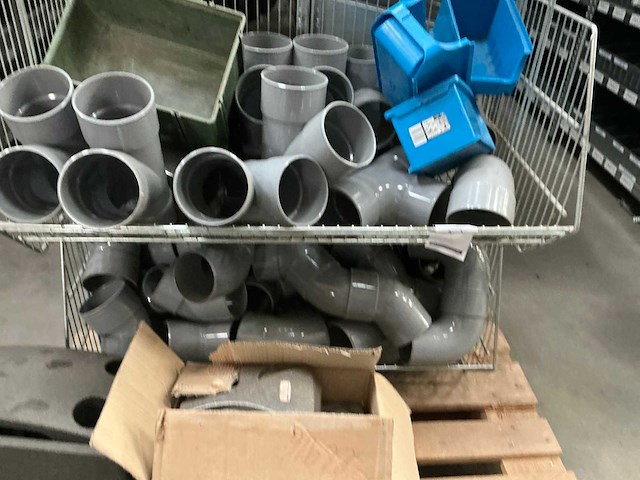 Partij pvc koppelstukken - afbeelding 2 van  3