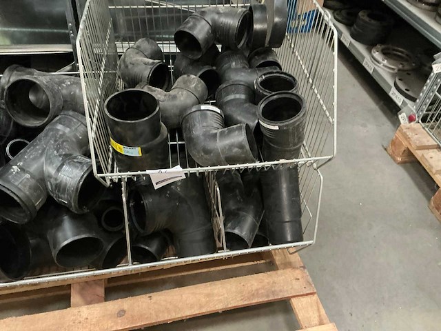 Partij pvc koppelstukken - afbeelding 2 van  3