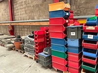 Partij pvc opbergbakken - afbeelding 1 van  9