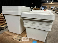Partij pvc vuilbakken met deksel - afbeelding 2 van  2