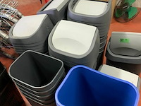 Partij pvc vuilbakken - afbeelding 1 van  2