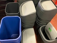 Partij pvc vuilbakken - afbeelding 2 van  2