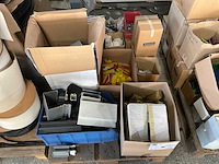 Partij raam en deur montagematerialen - afbeelding 3 van  4