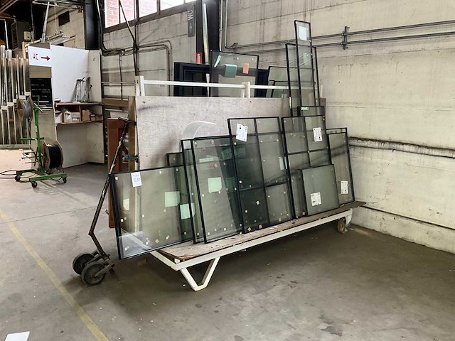 Partij raamglas - afbeelding 1 van  9