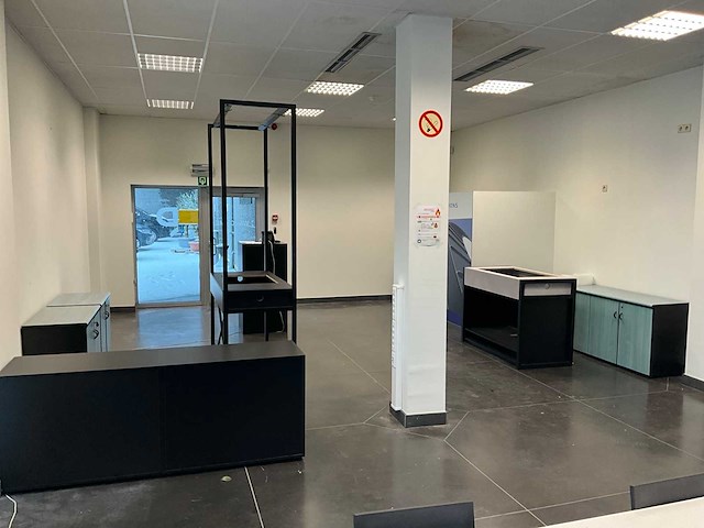 Partij receptie meubilair (inkom) - afbeelding 1 van  8