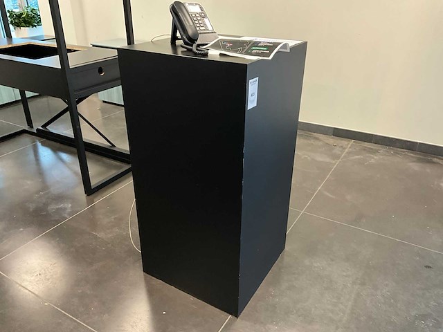 Partij receptie meubilair (inkom) - afbeelding 5 van  8