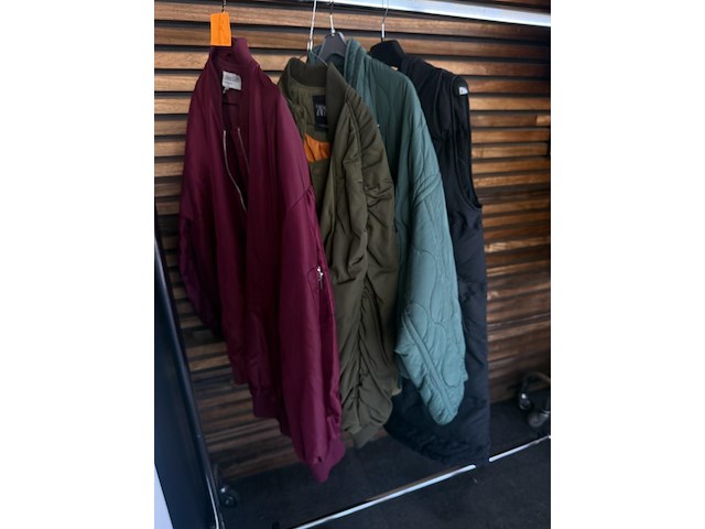 Partij regenjassen - afbeelding 7 van  7