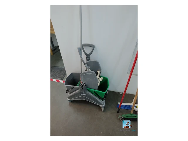 Partij reinigingsapparatuur - afbeelding 8 van  9