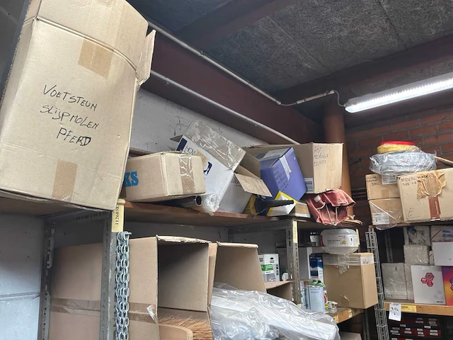 Partij reinigingsmateriaal + verlichting - afbeelding 8 van  8