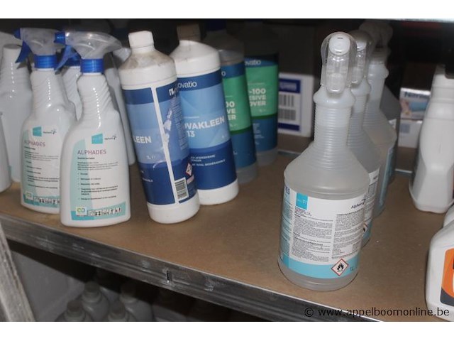 Partij reinigingsproducten, diverse merken waaronder kenolox, sanytol, alphades, novatio, floreal fresh, boma - afbeelding 3 van  4