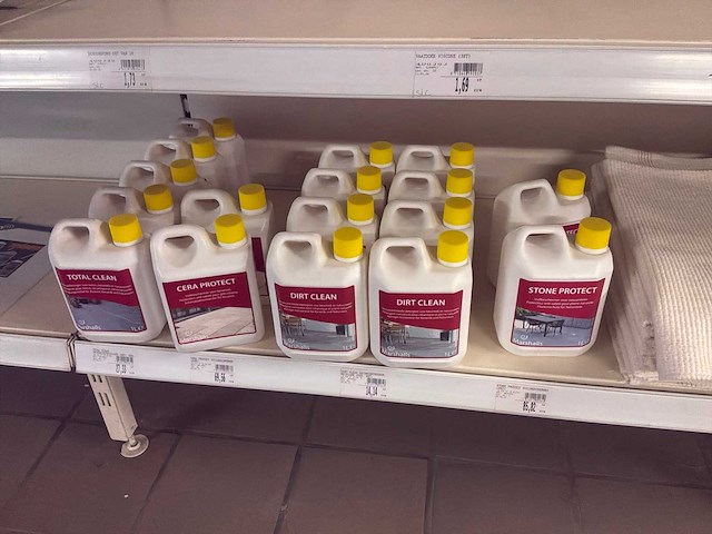 Partij reinigingsproducten en plamuur - afbeelding 10 van  25