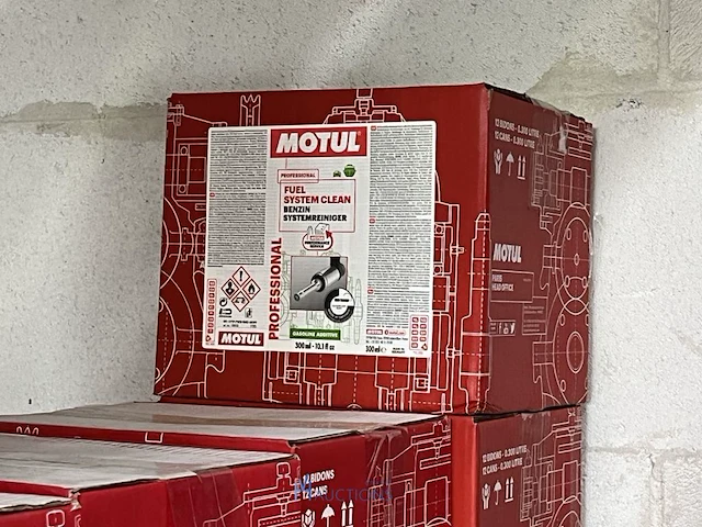 Partij reinigingsproducten motul - afbeelding 2 van  10