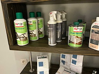 Partij reinigingsproducten voor hout, textiel en leder - afbeelding 7 van  9