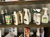 Partij reinigingsproducten voor hout, textiel en leder - afbeelding 8 van  9