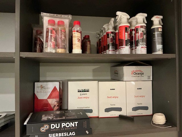 Partij reinigingsproducten voor hout, textiel en leder - afbeelding 9 van  9