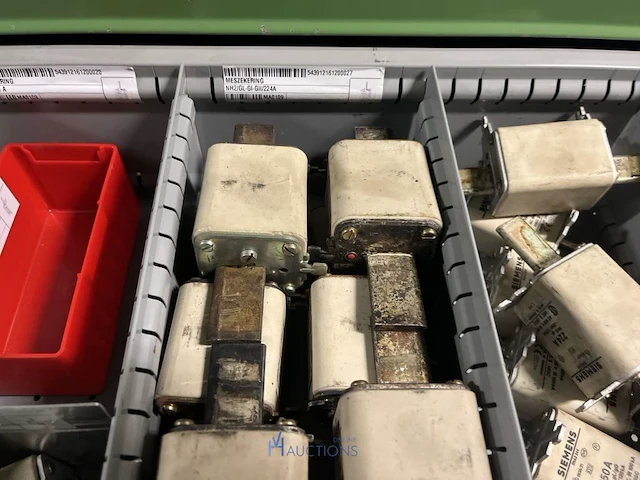 Partij relais, contactoren en kabelgoten - afbeelding 41 van  89
