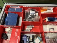 Partij relais en besturingscomponenten - afbeelding 15 van  133