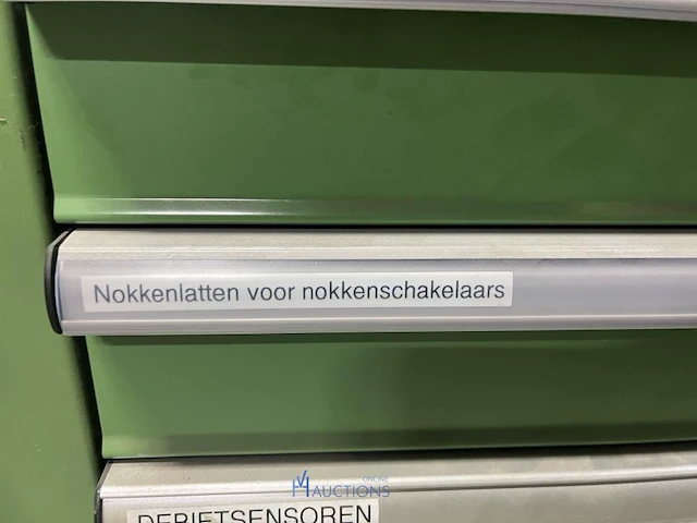 Partij relais en besturingscomponenten - afbeelding 26 van  133