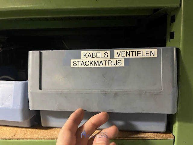 Partij relais en besturingscomponenten - afbeelding 30 van  133