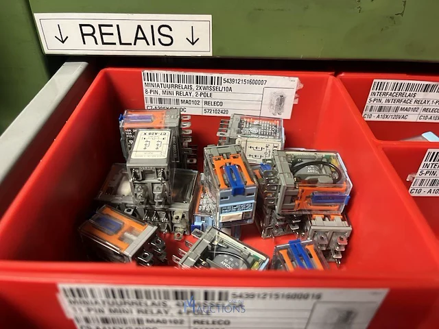Partij relais en besturingscomponenten - afbeelding 65 van  133