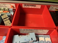 Partij relais en besturingscomponenten - afbeelding 75 van  133