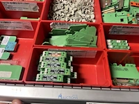 Partij relais en besturingscomponenten - afbeelding 108 van  133