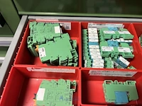 Partij relais en besturingscomponenten - afbeelding 111 van  133