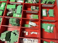 Partij relais en besturingscomponenten - afbeelding 121 van  133