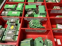 Partij relais en besturingscomponenten - afbeelding 125 van  133