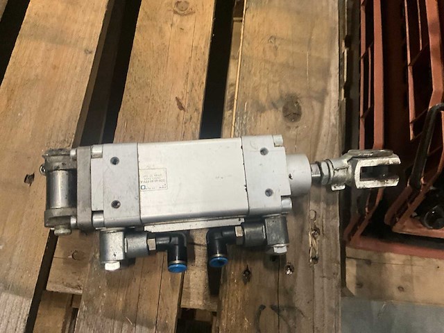 Partij reserveonderdelen - afbeelding 3 van  11