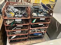 Partij reserveonderdelen - afbeelding 1 van  11