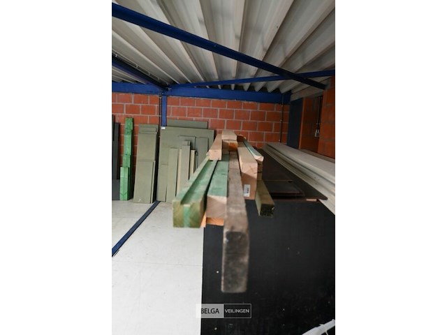 Partij restanten hout en isolatieplaten - afbeelding 2 van  6