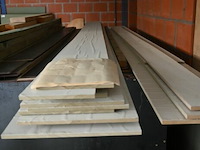 Partij restanten hout en isolatieplaten - afbeelding 3 van  6
