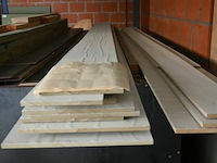 Partij restanten hout en isolatieplaten - afbeelding 4 van  6