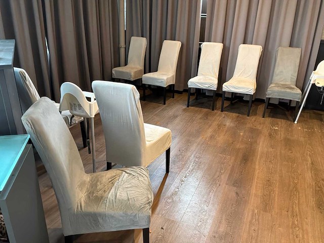 Partij restauranttafels en stoelen - afbeelding 4 van  4