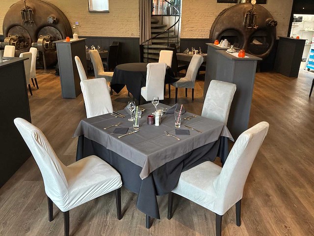 Partij restauranttafels en stoelen - afbeelding 1 van  5