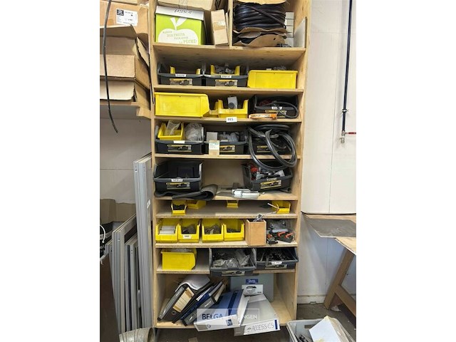 Partij resten voor aluminium ramen + groot aluminium raam - afbeelding 1 van  22