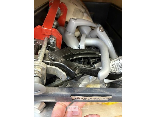 Partij resten voor aluminium ramen + groot aluminium raam - afbeelding 15 van  22