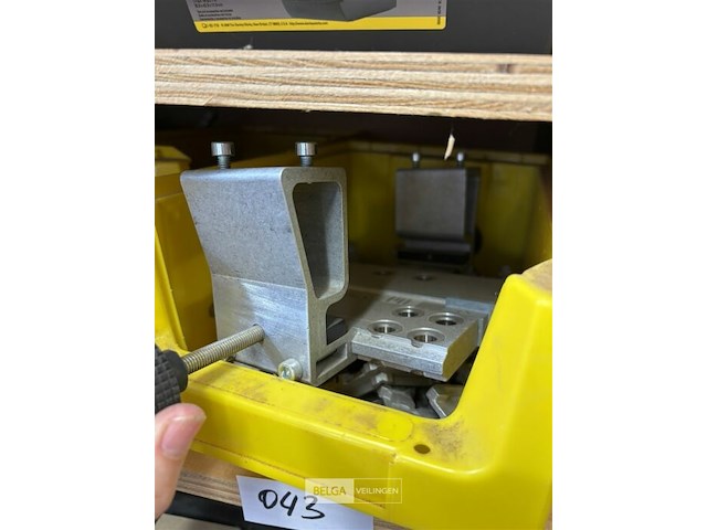 Partij resten voor aluminium ramen + groot aluminium raam - afbeelding 19 van  22