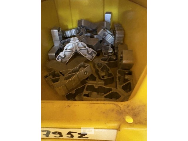 Partij resten voor aluminium ramen + groot aluminium raam - afbeelding 21 van  22