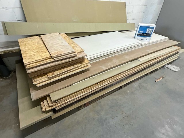 Partij restpartij plaatmateriaal, parket en isolatie (mdf, osb, gips, eikenparket) - afbeelding 5 van  6