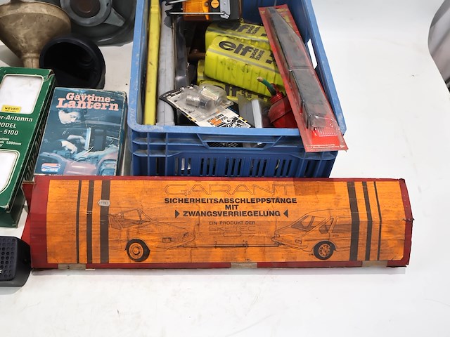 Partij retro auto - afbeelding 2 van  11